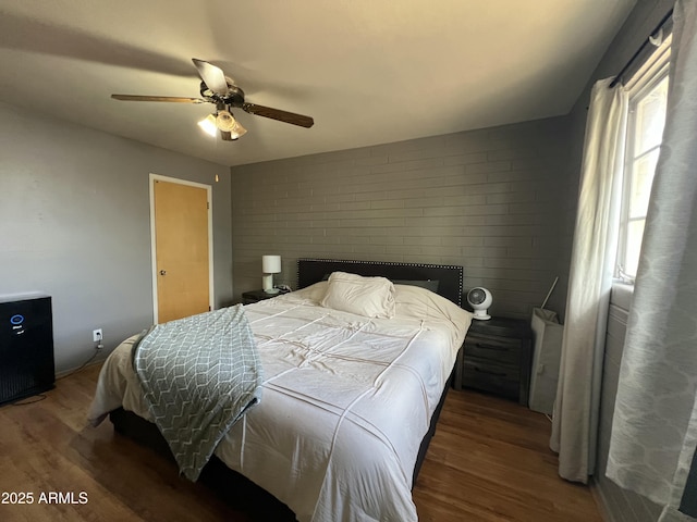2564 Mockingbird Dr, Sierra Vista, AZ 85635 - bedroom with wood finished floors and ceiling fan