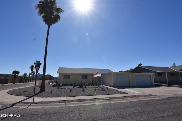 view of front facade featuring a garage