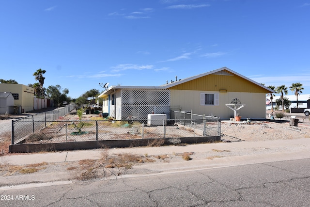 view of manufactured / mobile home