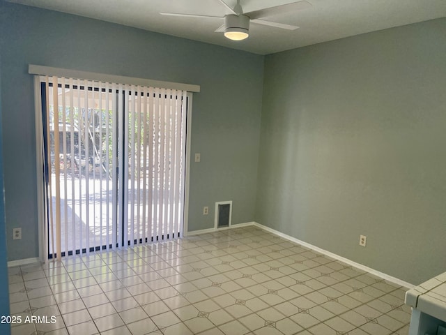 empty room with ceiling fan