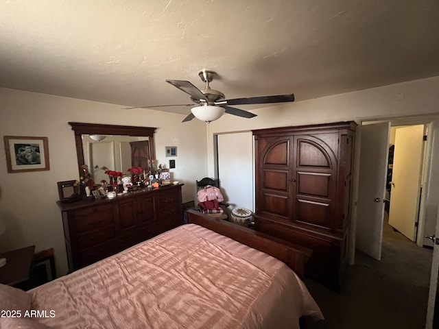 bedroom with ceiling fan