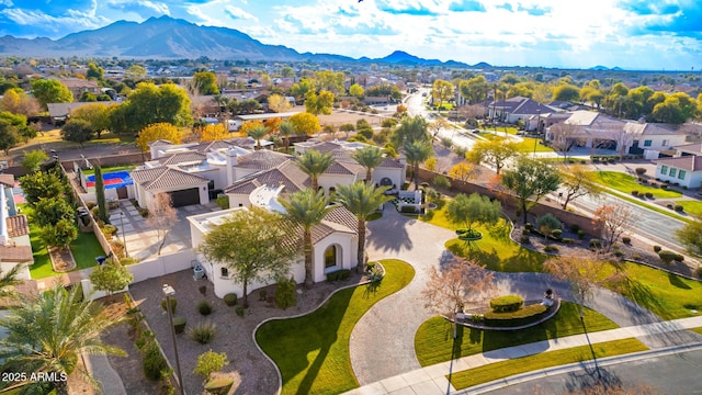 bird's eye view with a mountain view