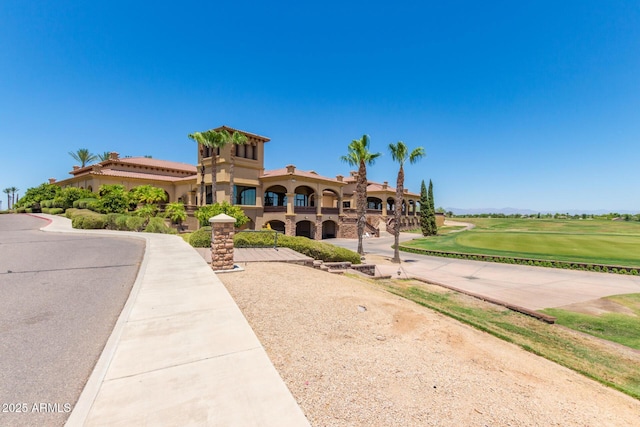 view of mediterranean / spanish-style house