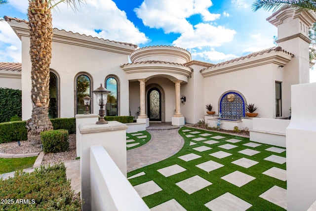 view of mediterranean / spanish-style home