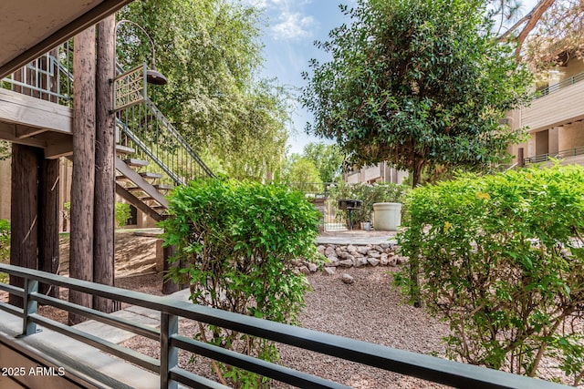 7777 E Main St Unit 143, Scottsdale, AZ 85251 - view of yard with stairway