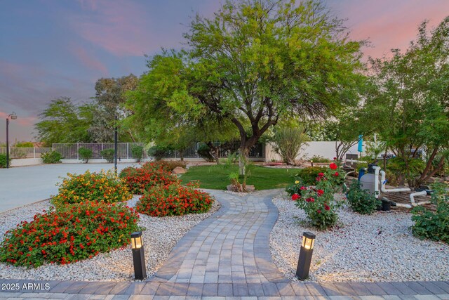 2075 W Silverlode Dr, Wickenburg, AZ 85390 - view of community featuring fence