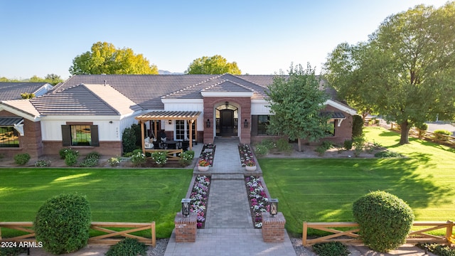 view of front of house with a front yard