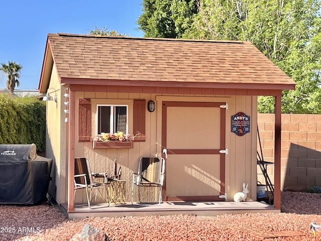 view of outbuilding