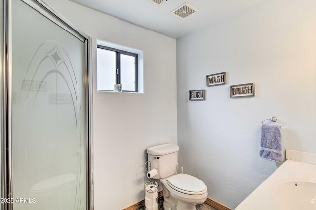 3047 Ponderosa Rd, Overgaard, AZ 85933 - full bath featuring visible vents, baseboards, a shower with shower door, toilet, and a sink