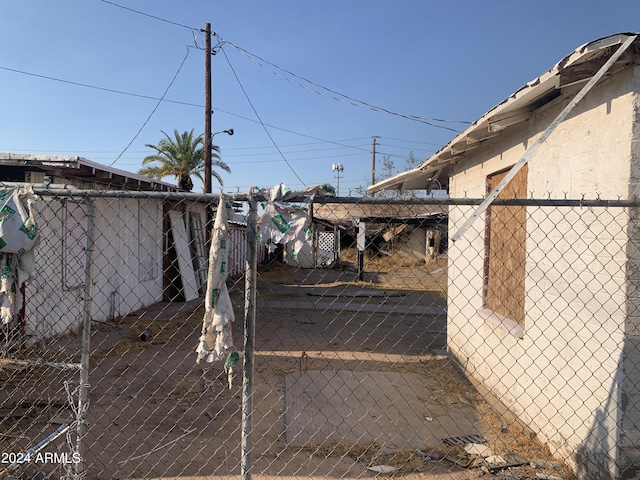 1202 S 14th St, Phoenix, AZ 85034 - view of yard with fence
