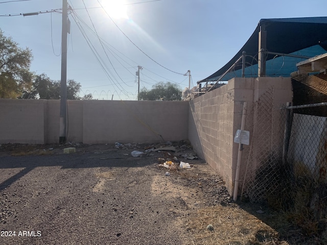 1202 S 14th St, Phoenix, AZ 85034 - view of fenced backyard