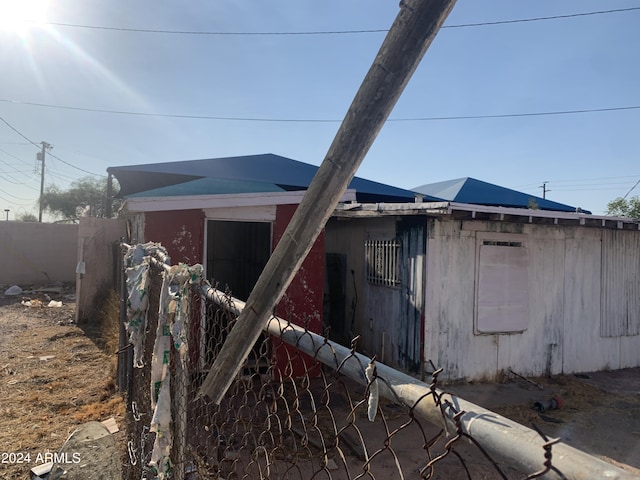1202 S 14th St, Phoenix, AZ 85034 - view of side of property featuring fence