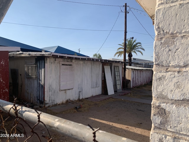 1202 S 14th St, Phoenix, AZ 85034 - view of outbuilding with fence