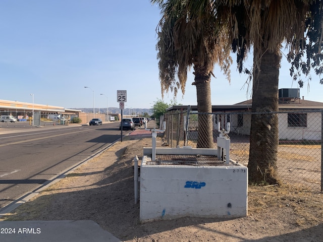 1202 S 14th St, Phoenix, AZ 85034 - view of front of house with fence