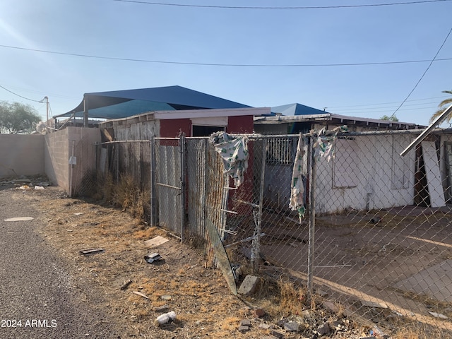 1202 S 14th St, Phoenix, AZ 85034 - view of yard with fence