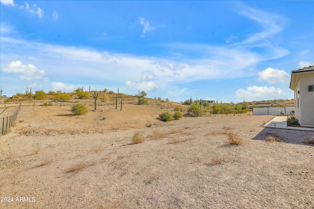 view of yard featuring a rural view