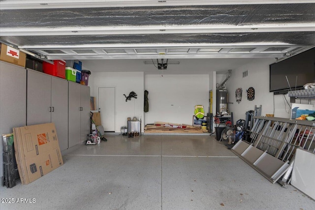 3936 E Narrowleaf Dr, Gilbert, AZ 85298 - garage featuring water heater