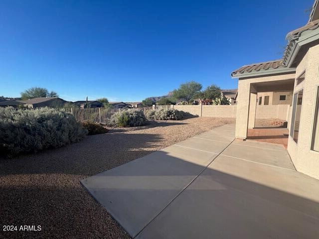 view of yard with a patio