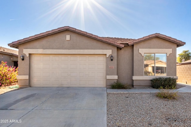 view of front facade featuring a garage