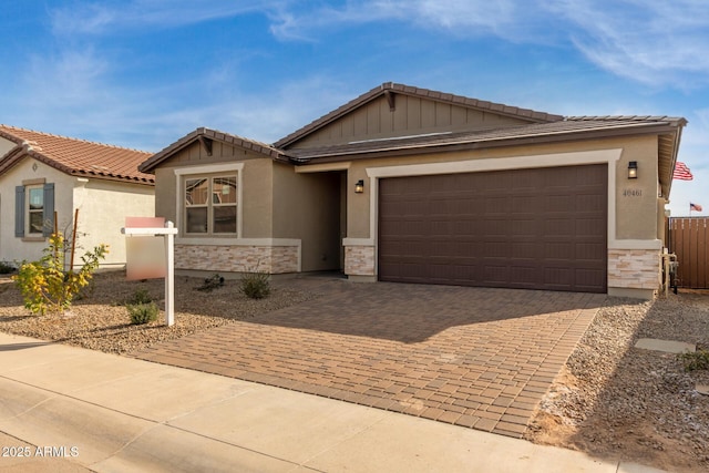 view of front facade with a garage