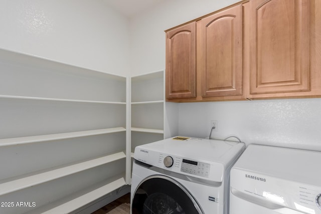 2326 E Spruce Dr, Chandler, AZ 85286 - laundry area featuring washing machine and clothes dryer, cabinet space, and dark wood-style floors