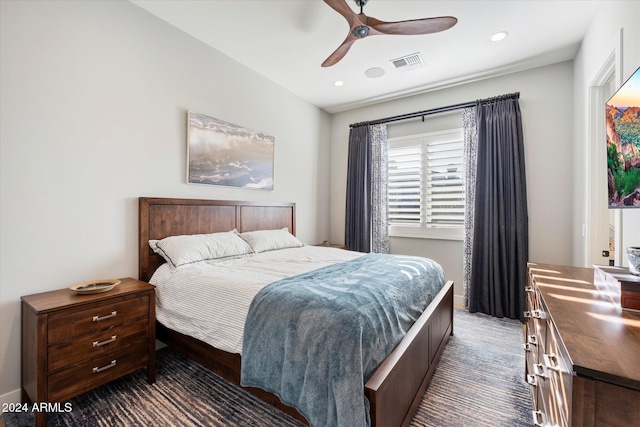 bedroom with ceiling fan