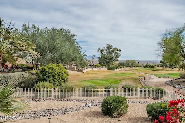 view of home's community featuring a yard