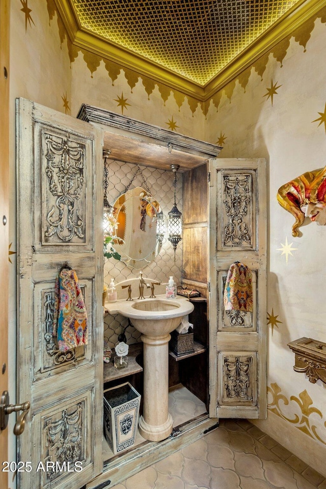 bathroom featuring tile patterned floors