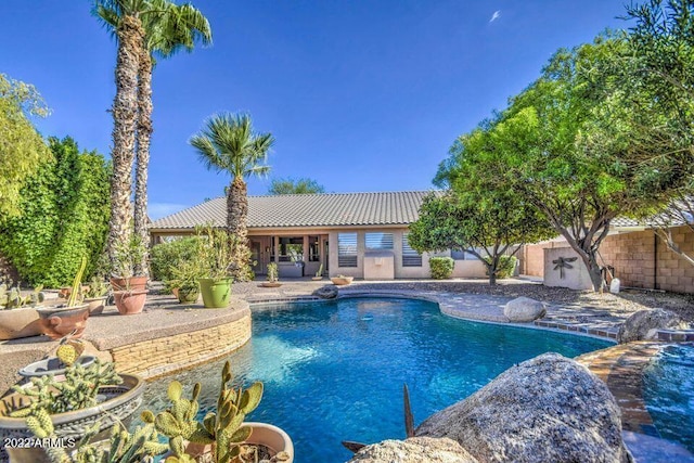 694 W Beechnut Dr, Chandler, AZ 85248 - view of swimming pool featuring a patio and a fenced backyard