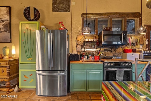 14 Black Knob Vw, Bisbee, AZ 85603 - kitchen featuring appliances with stainless steel finishes and a textured wall