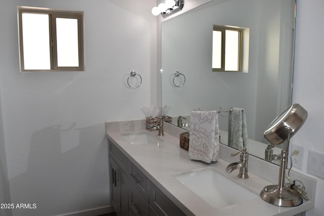 206 S Thunder Mtn, Payson, AZ 85541 - full bathroom featuring double vanity