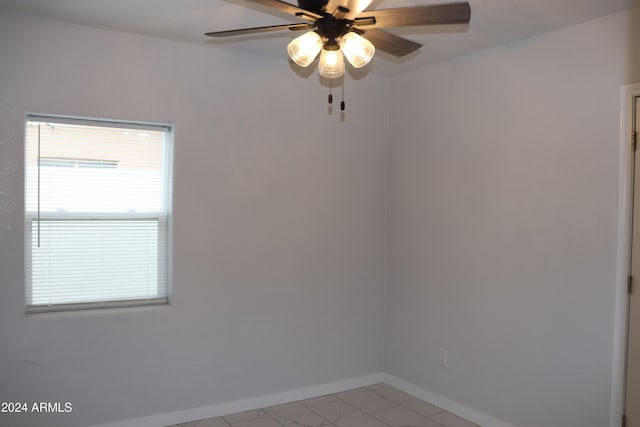 empty room with ceiling fan