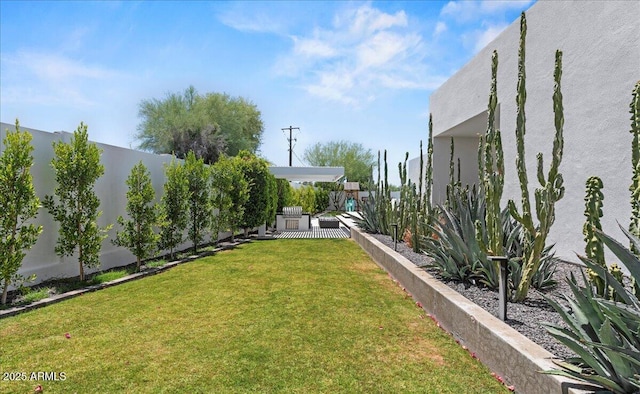 5301 N 43rd St, Phoenix, AZ 85018 - view of green lawn