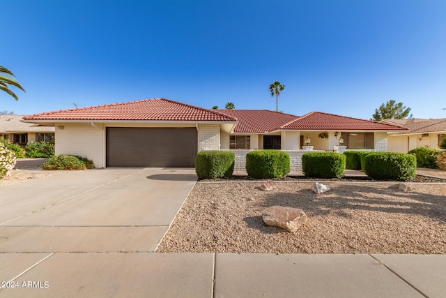 view of front of house featuring a garage