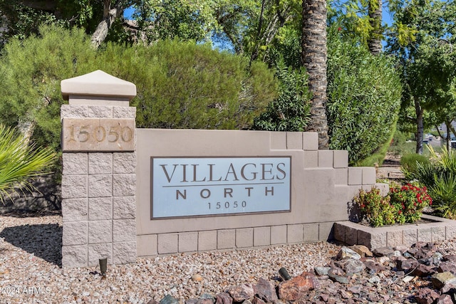 view of community / neighborhood sign