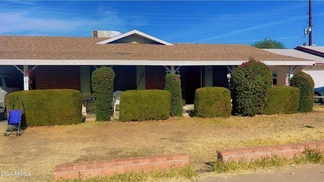 view of front facade featuring covered porch