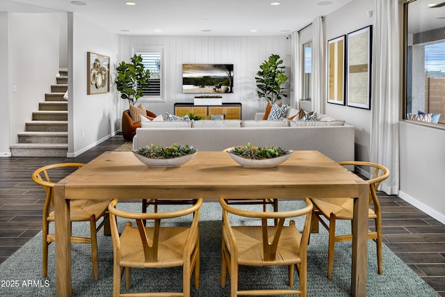 dining space with a wealth of natural light