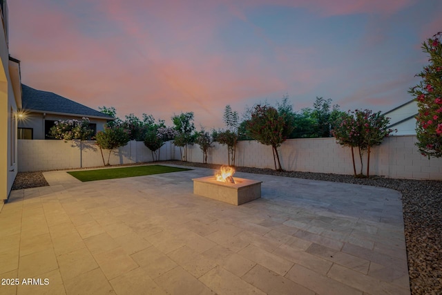 24905 S 206th Pl, Queen Creek, AZ 85142 - fenced backyard featuring an outdoor fire pit and a patio
