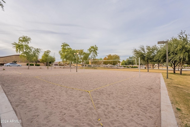 surrounding community with volleyball court