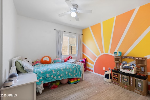 bedroom with ceiling fan