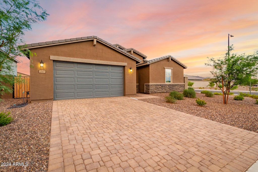 view of front facade featuring a garage