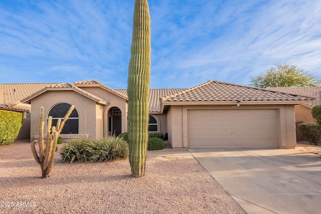 4637 E Fernwood Ct, Cave Creek, AZ 85331 - mediterranean / spanish home with a garage