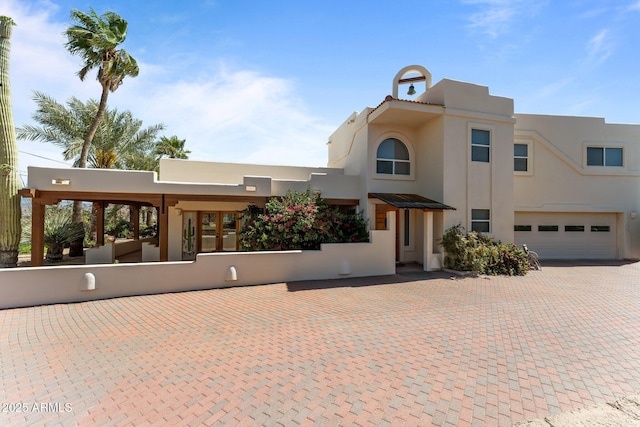 651 Chaparral Rd, Wickenburg, AZ 85390 - view of front of property featuring an attached garage and stucco siding