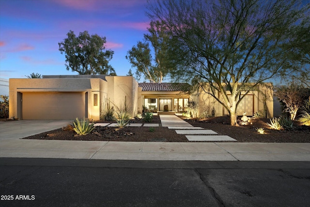 view of front facade featuring a garage