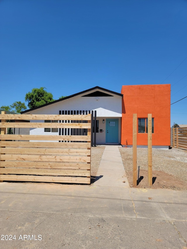 view of front facade