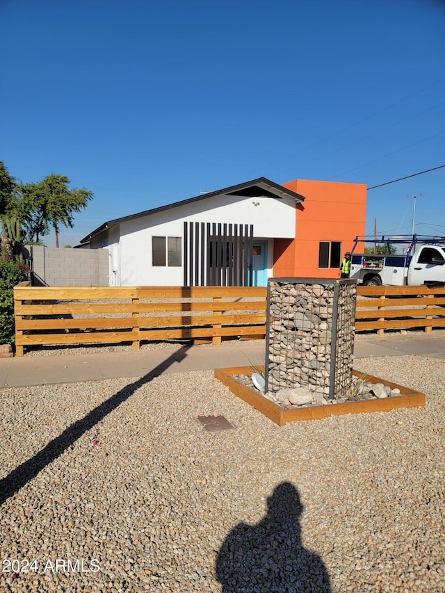 2002 W Adams St, Phoenix, AZ 85009 - view of front of property featuring stucco siding