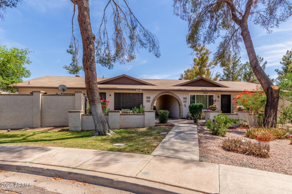 1047 W Laguna Dr, Tempe, AZ 85282 - view of ranch-style house