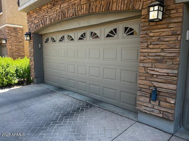 1350 S Greenfield Rd Unit 1219, Mesa, AZ 85206 - garage with driveway