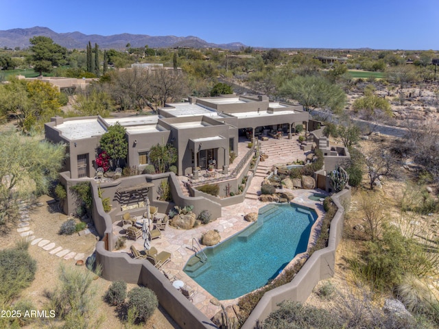 bird's eye view featuring a mountain view