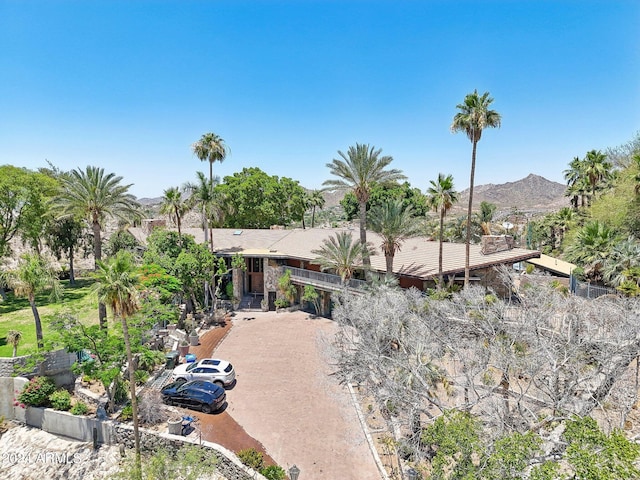 view of front of home featuring a mountain view